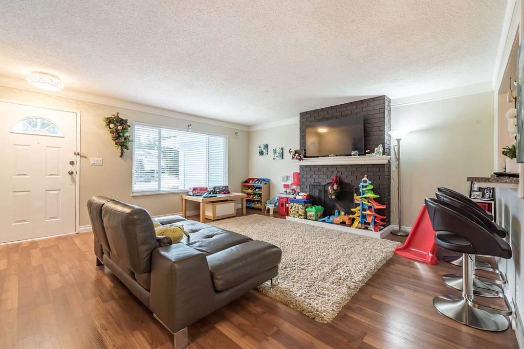 listing image 1103880313933558719