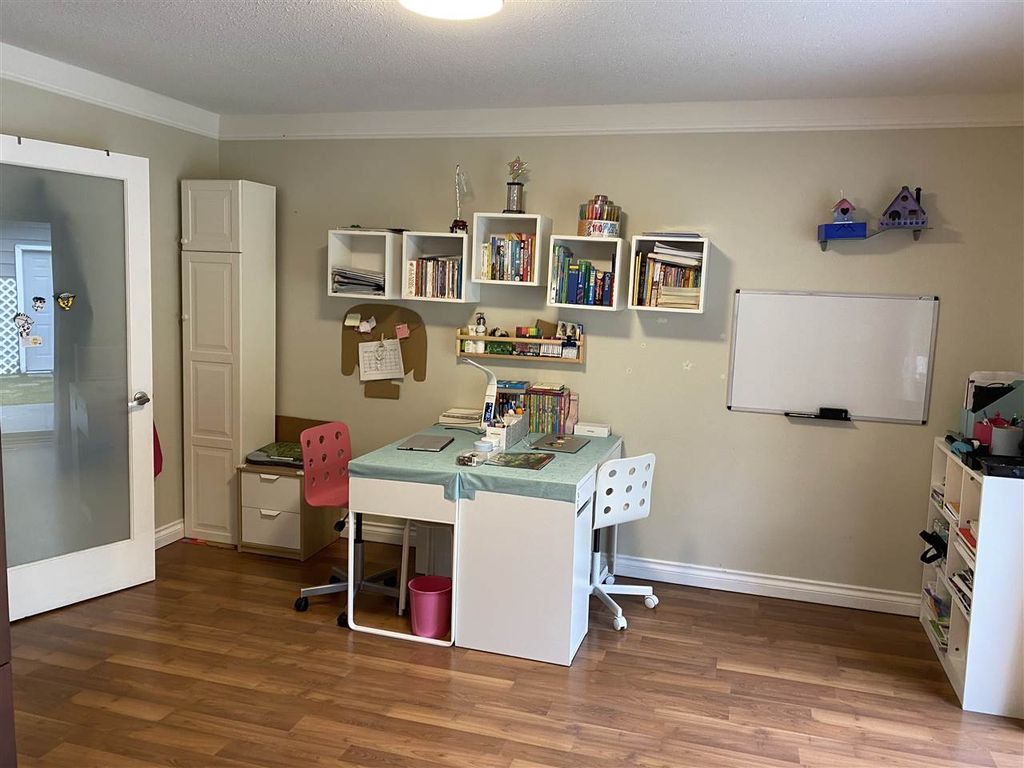 listing image 1102471093341672439