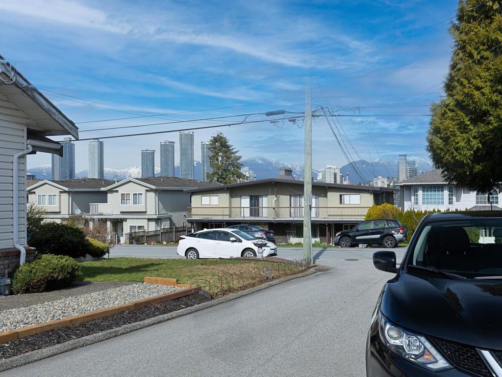 listing image 1104600908658472572