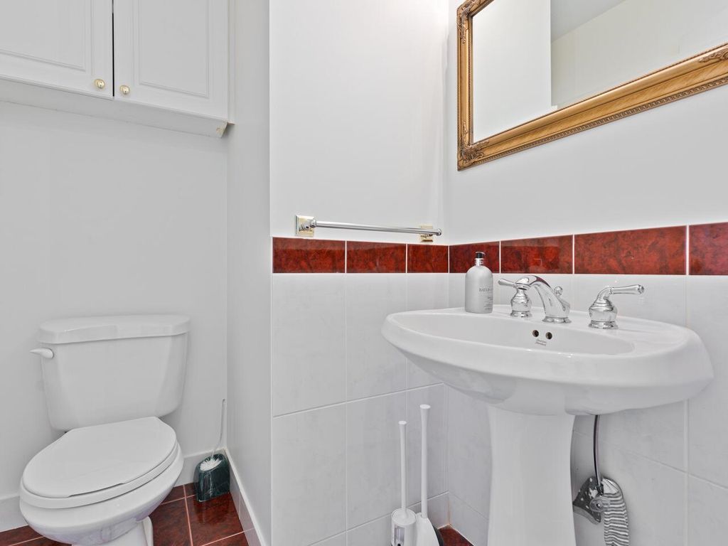 listing image 1106809221933382559