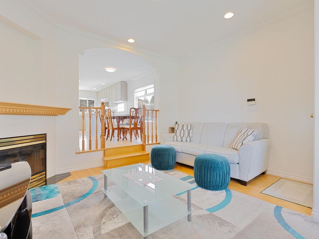 listing image 1100412226730367366