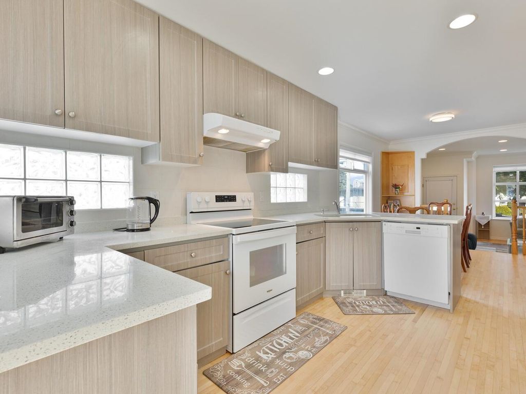 listing image 1105656322983055228