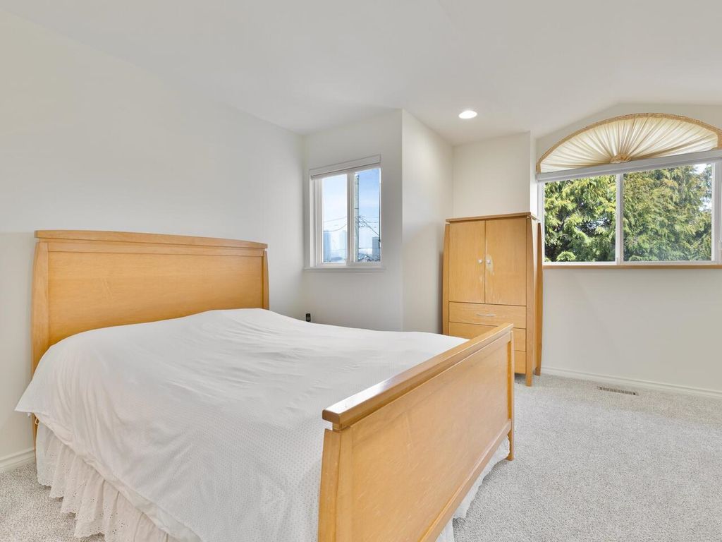 listing image 1106162279940306383