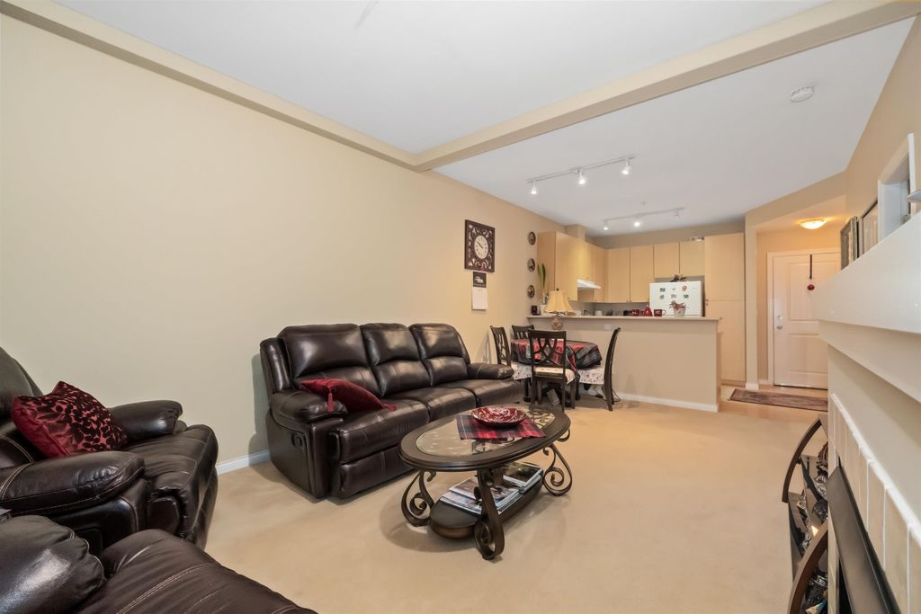 listing image 1101804261936447869