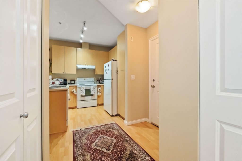 listing image 1106175125413935574