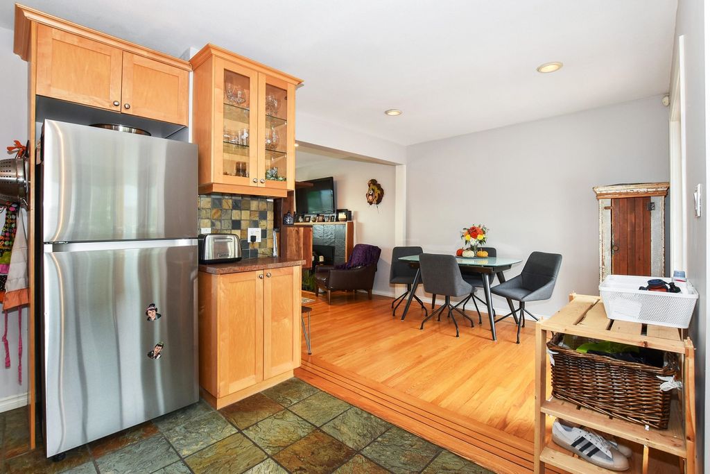 listing image 1105692198683556290