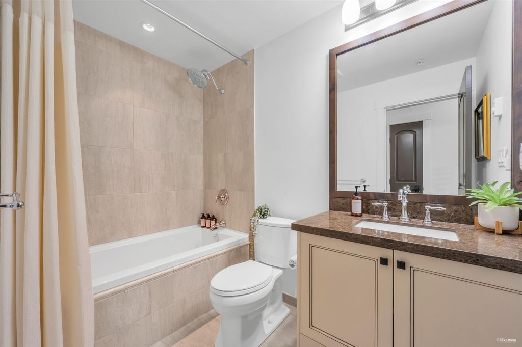 listing image 1100340619651485033