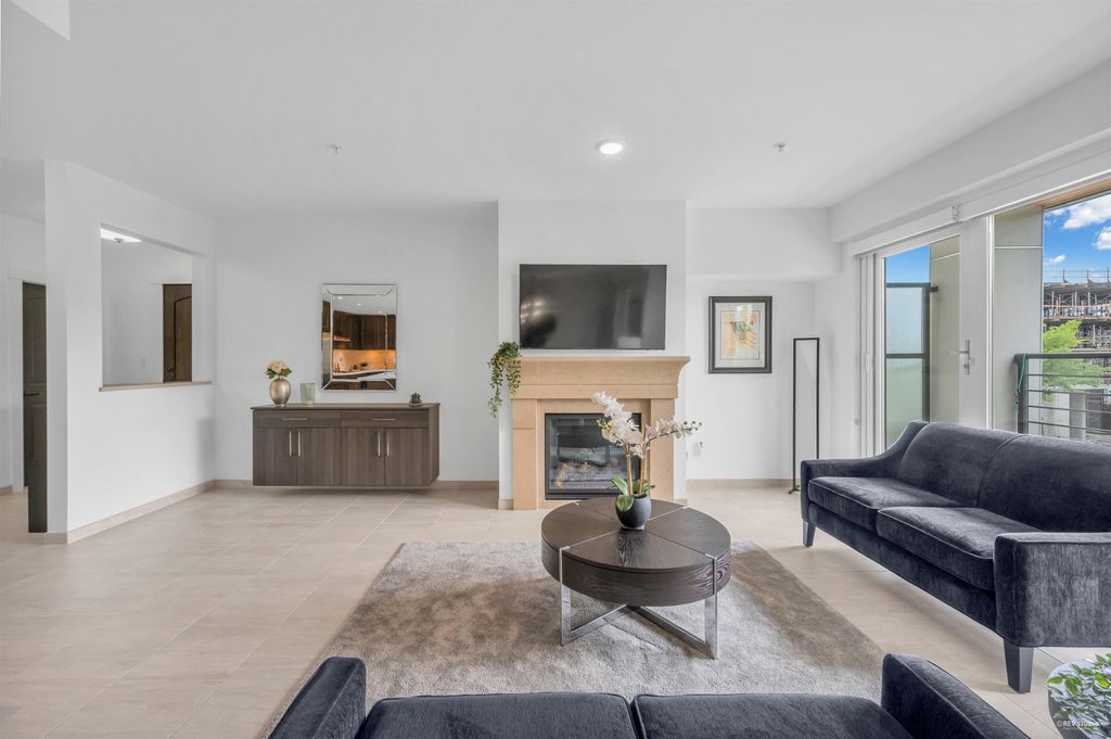 listing image 1106993409024600155