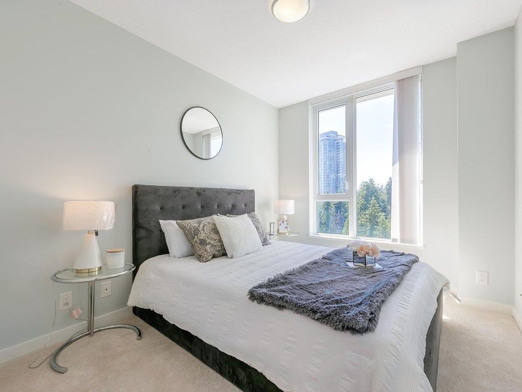 listing image 1105058415196393402