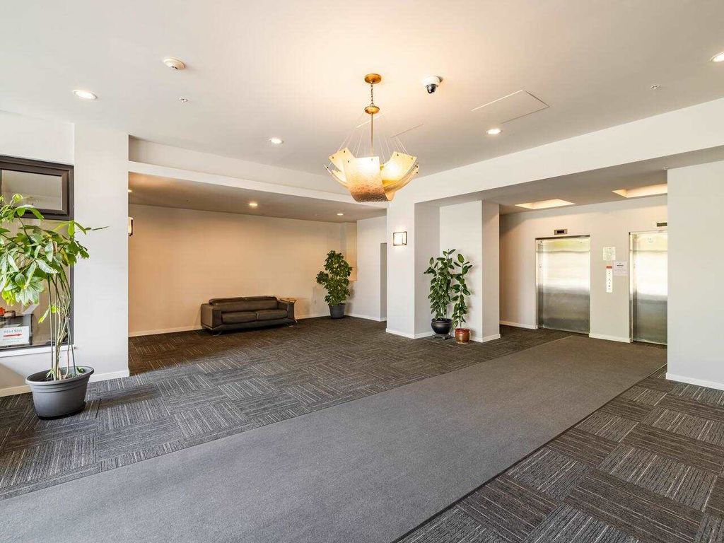 listing image 1108626635492728718