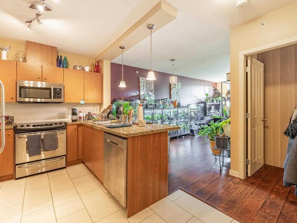 listing image 1106883639478670695