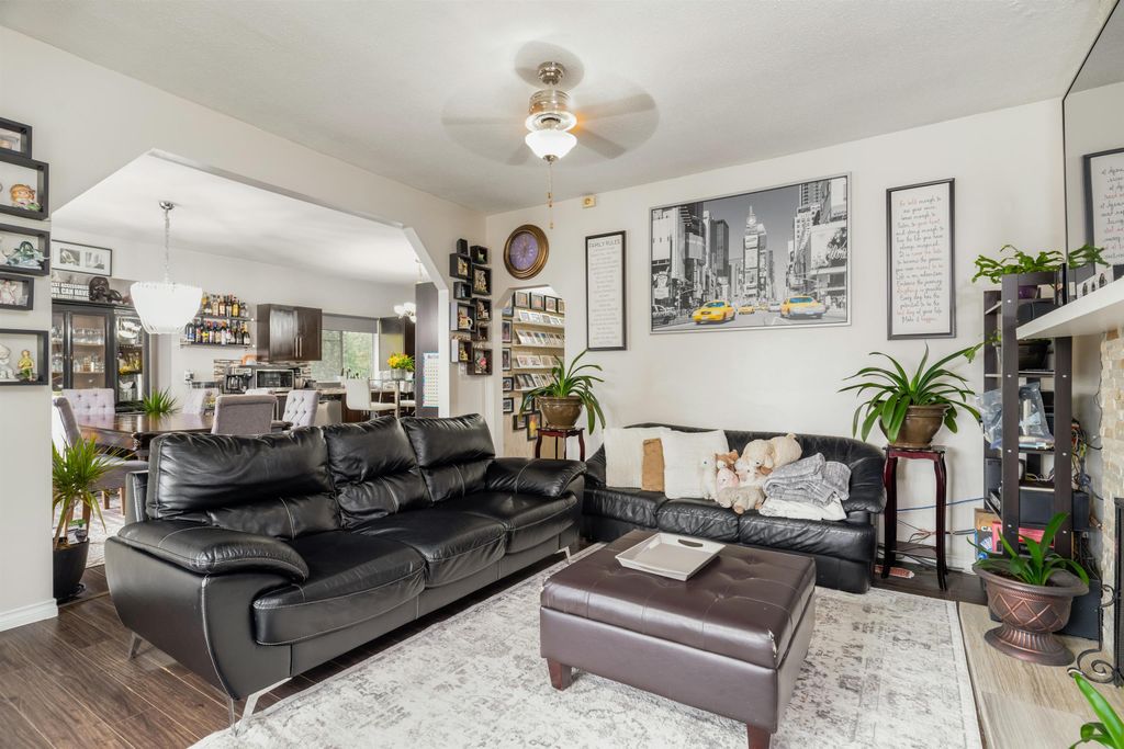 listing image 1103801779840427335