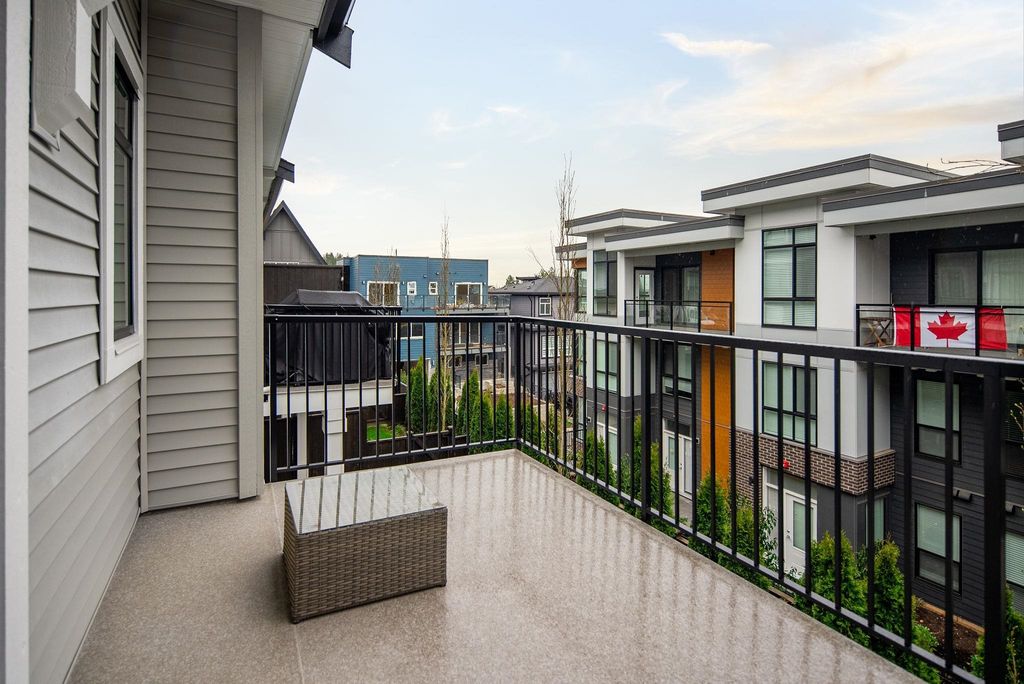 listing image 1104860304671301373