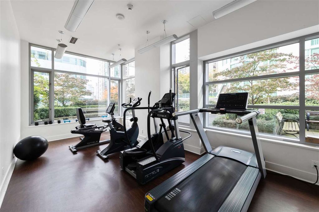 listing image 1105936814028815547