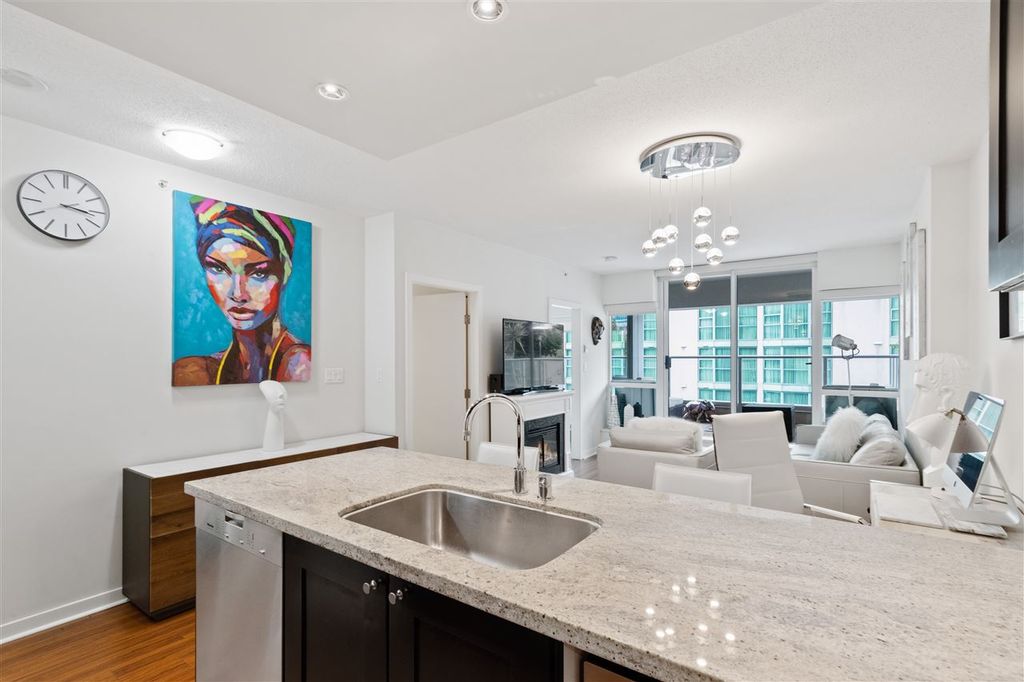 listing image 1103705691898996173