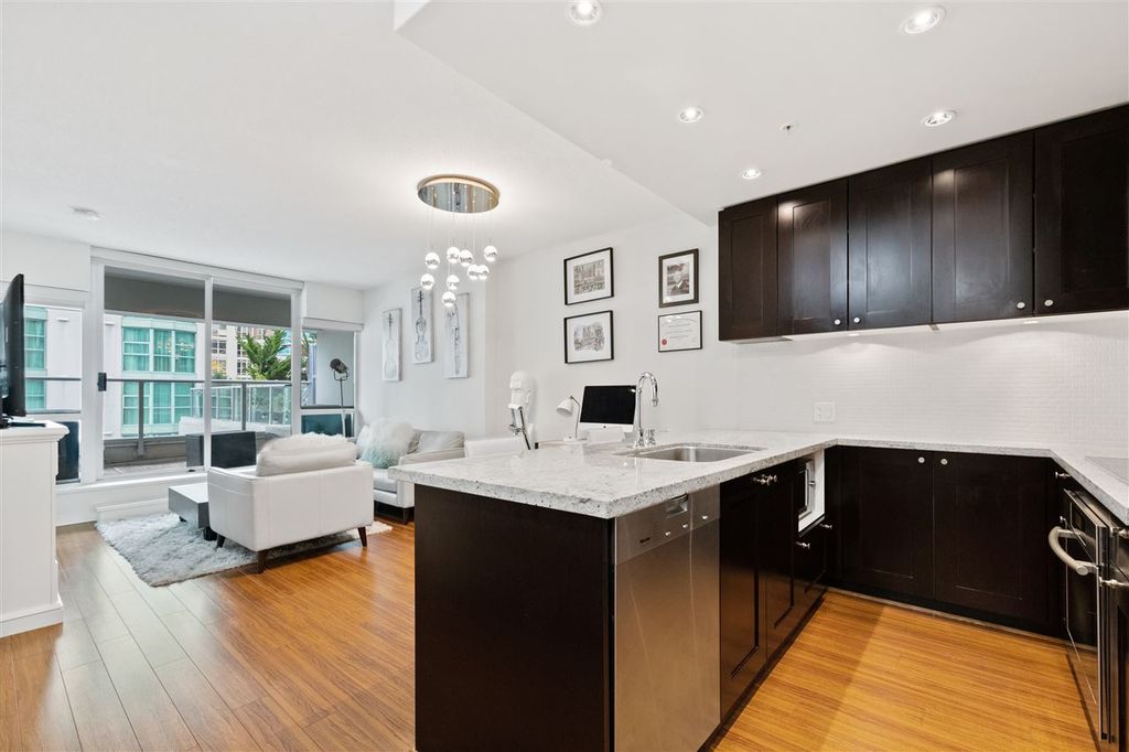 listing image 1107024397817438356