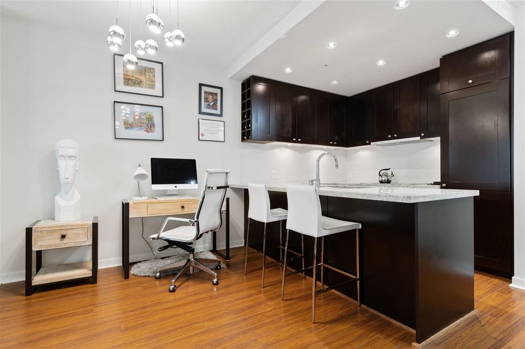 listing image 1107302442274162673