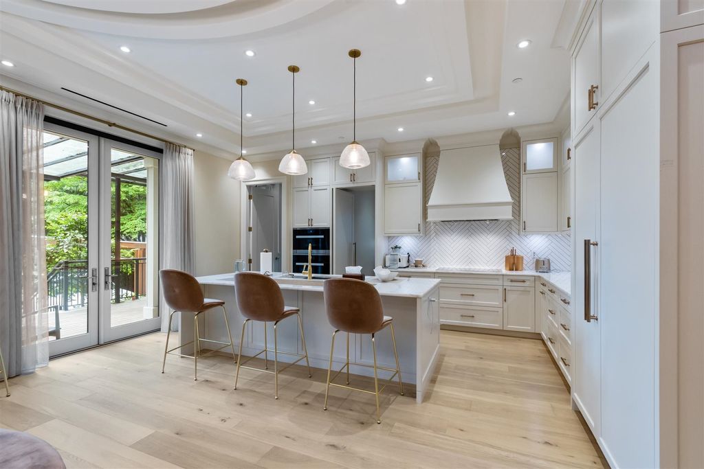 listing image 1104925484896931327