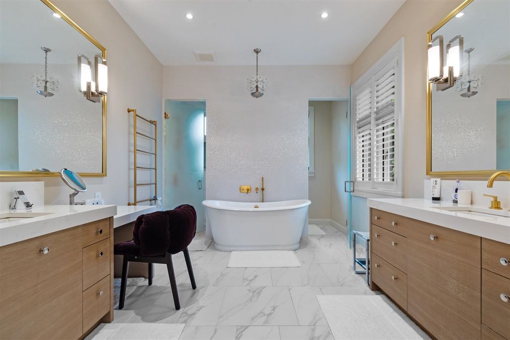 listing image 1105071315909586291