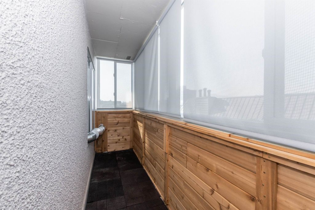 listing image 1104867538697218156