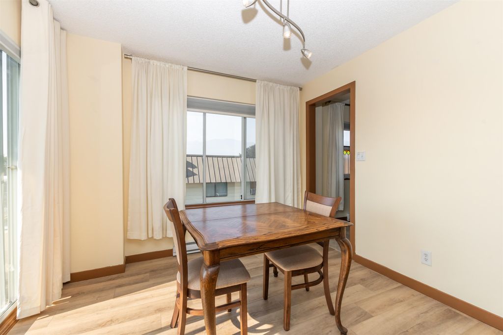 listing image 1104611849150715346