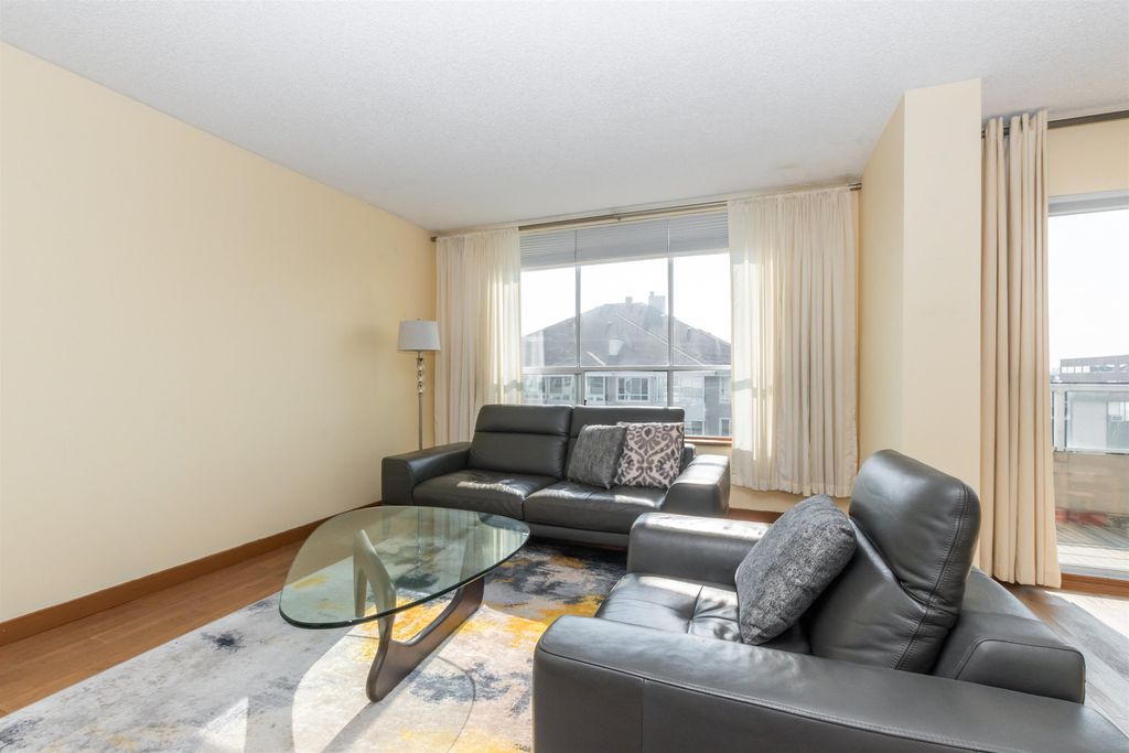 listing image 1100281494470186523