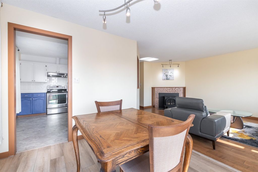 listing image 1105380707044306893