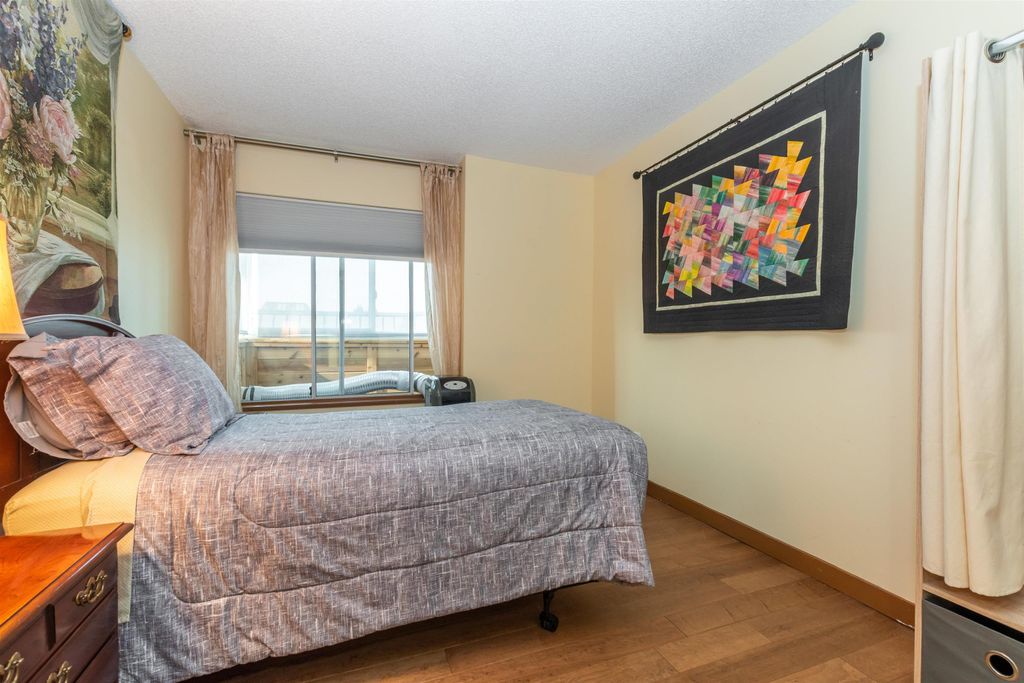 listing image 1106163645165996216