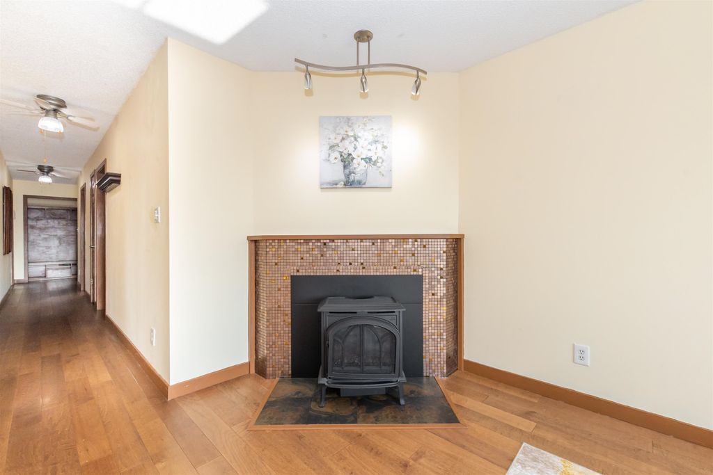 listing image 1107667298769147485