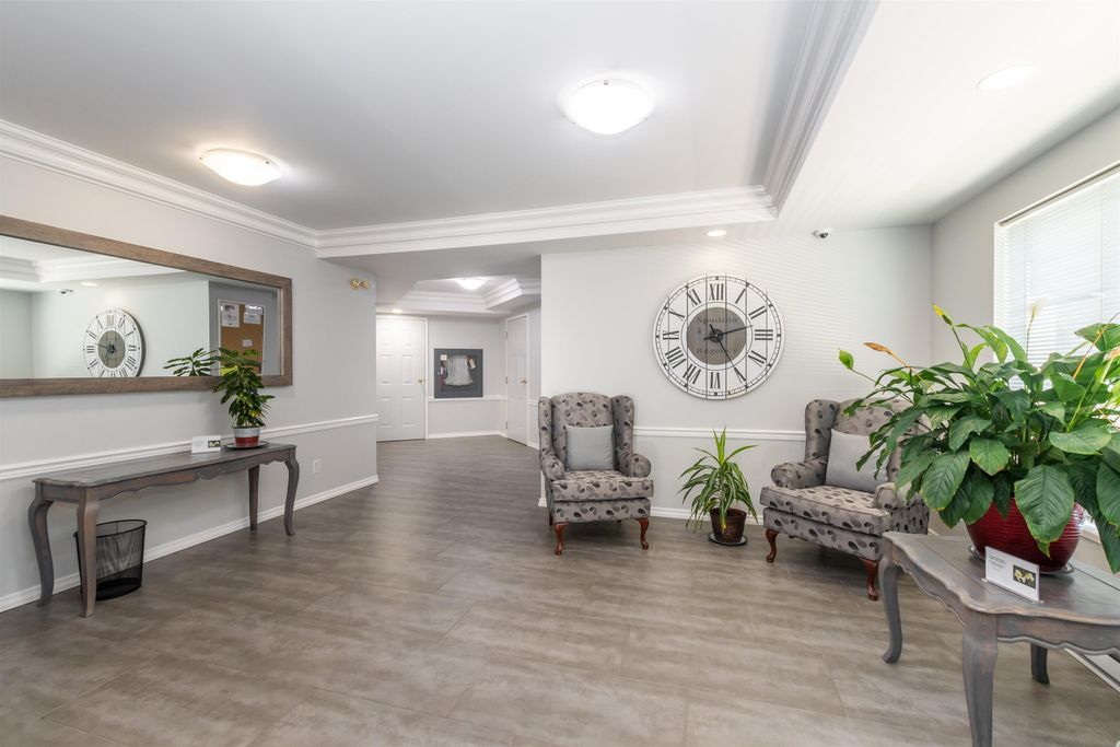 listing image 1102900498535806622