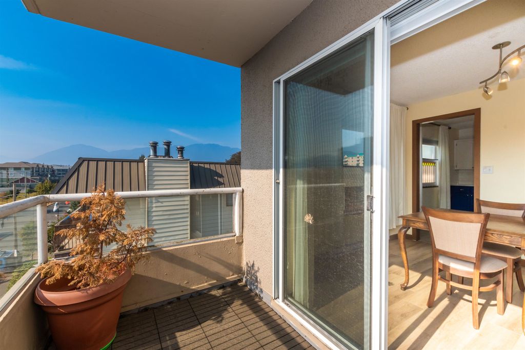 listing image 1107402958209901635