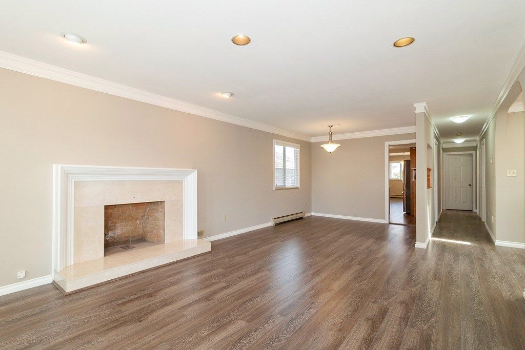 listing image 1100576247624358302