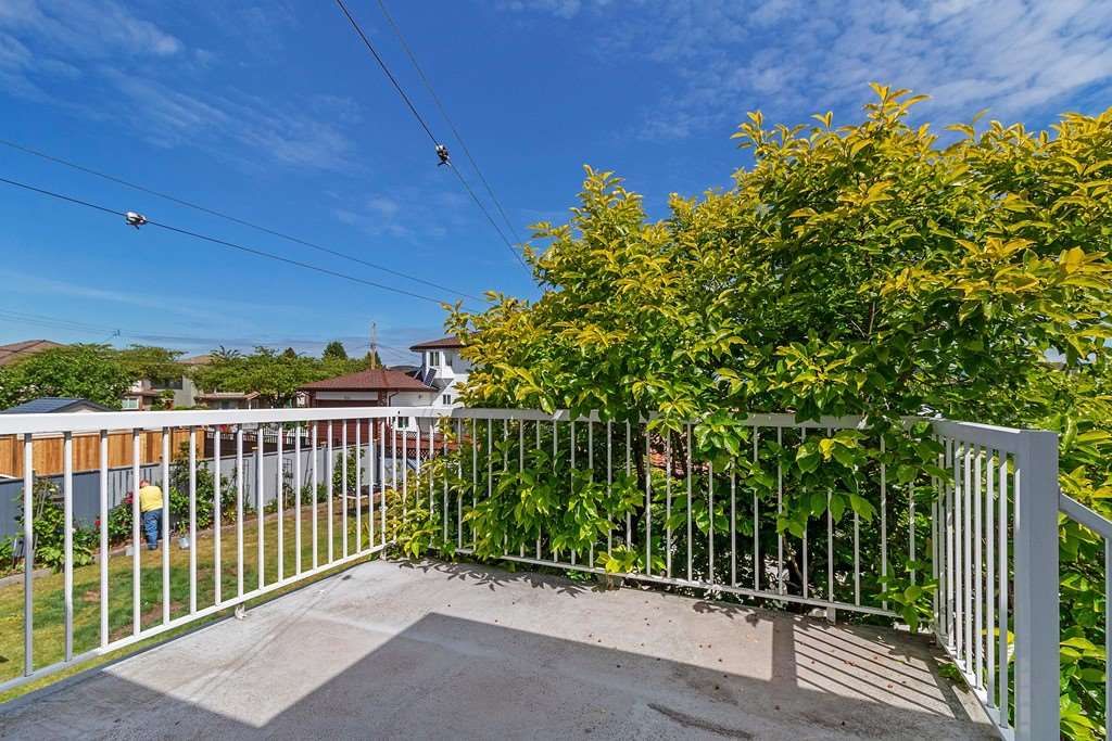 listing image 1102133318888321743