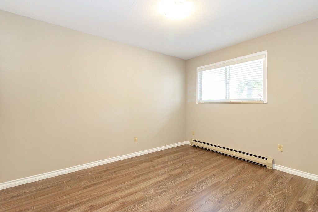 listing image 1103687207841626827