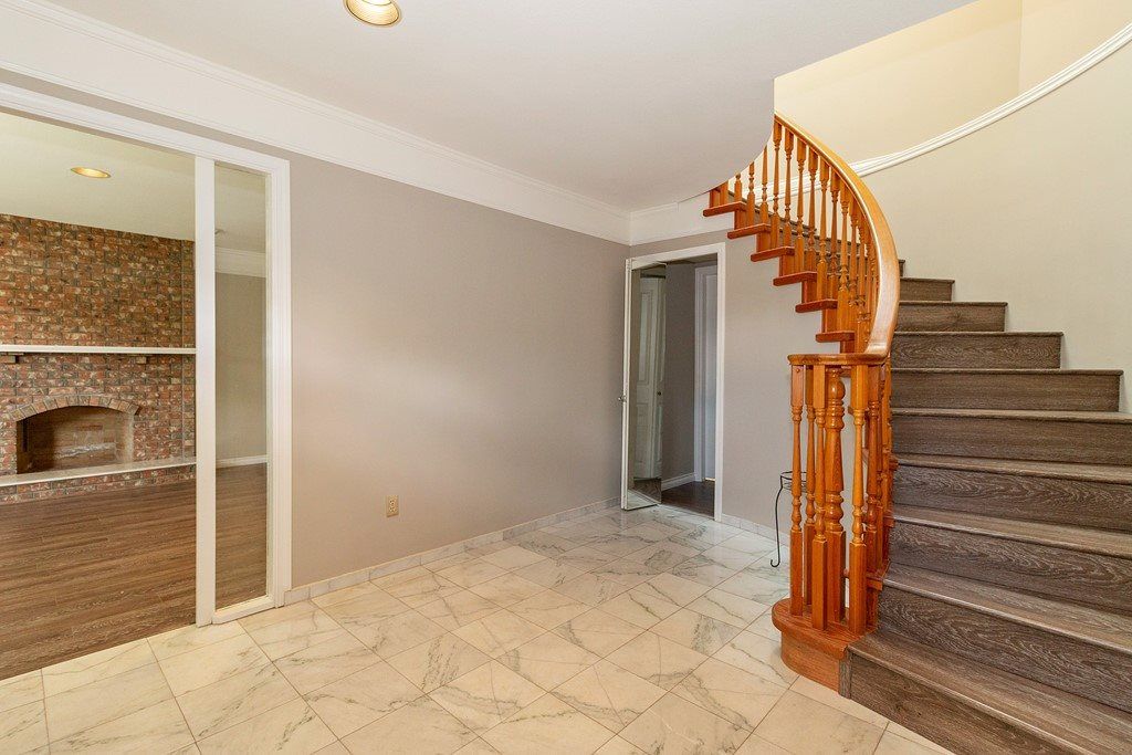 listing image 1102837465703001180