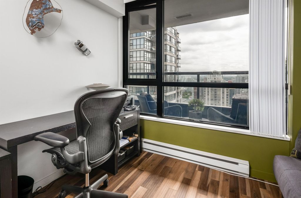 listing image 1103983777494336520