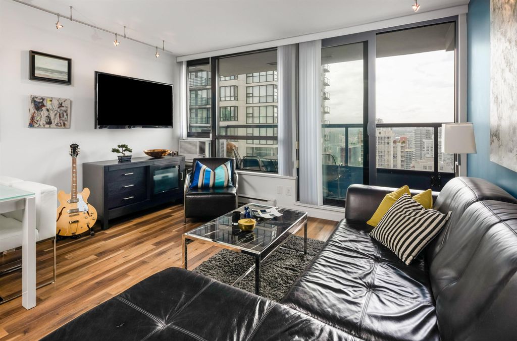 listing image 1100372998608048036