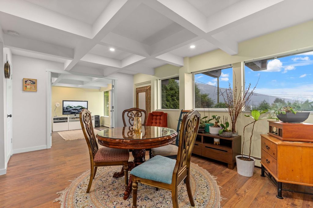listing image 1101096375016638032