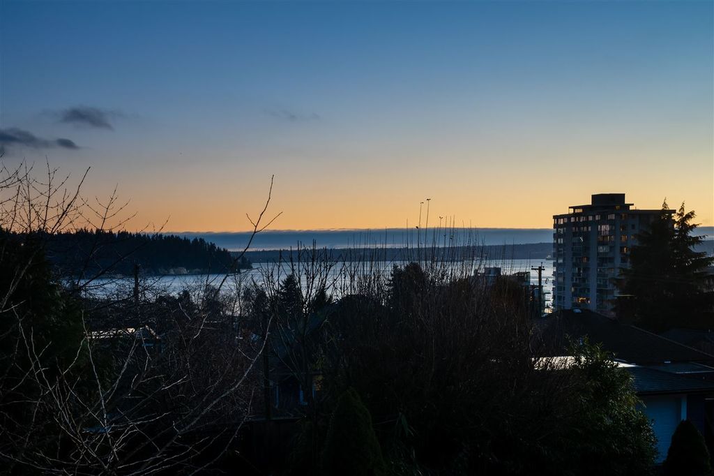 listing image 1105296536266693638