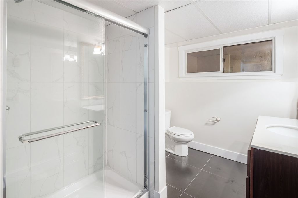 listing image 1102552173314398817