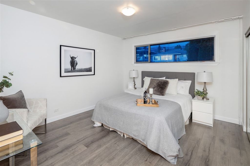 listing image 1101503811624881657