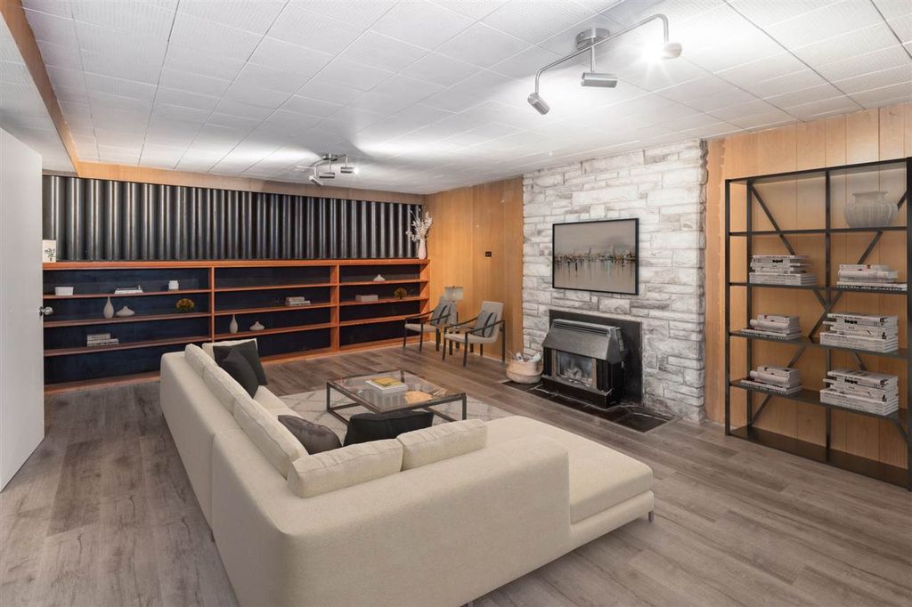 listing image 1102468859373198324