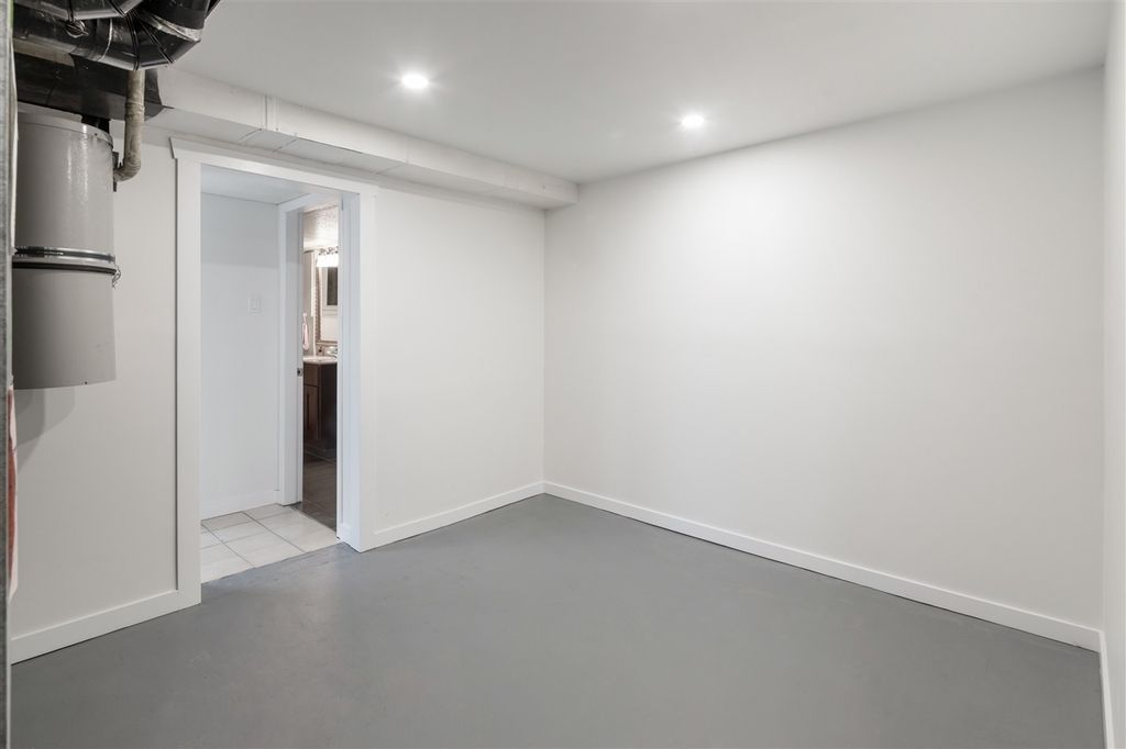 listing image 1107684806099181500