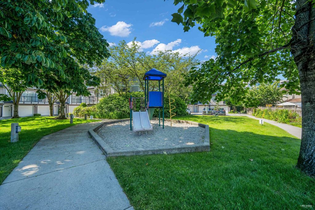 listing image 1109329166951293765