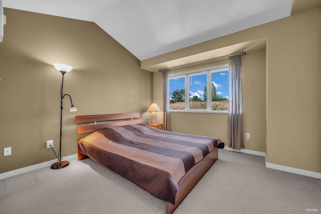 listing image 1103830948396975623