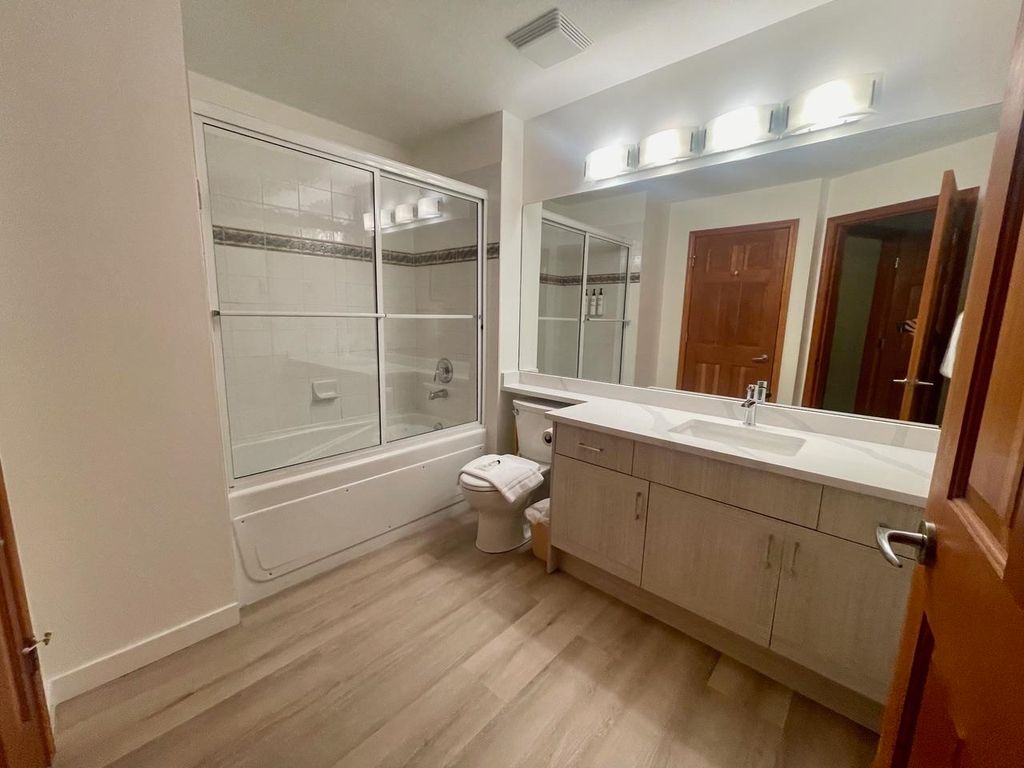 listing image 1107748951845840766
