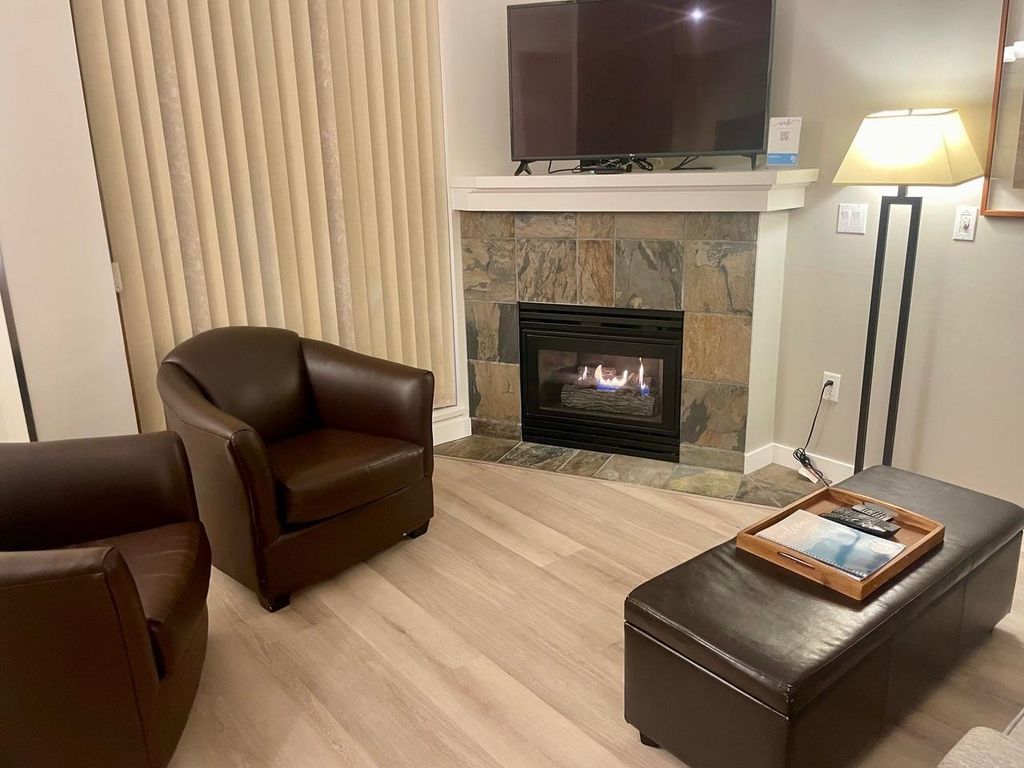 listing image 1109452279654185092