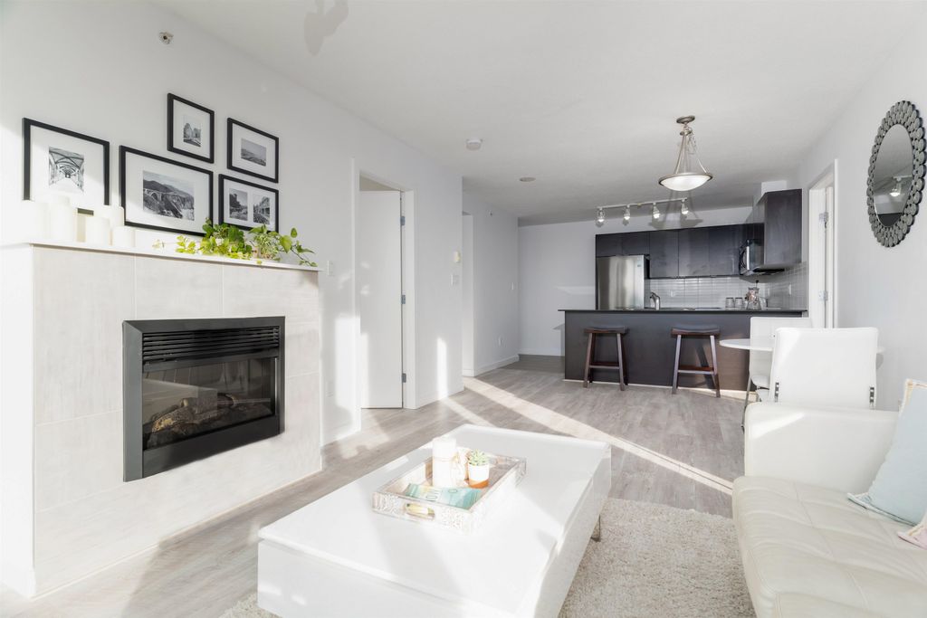 listing image 1109253033088791941