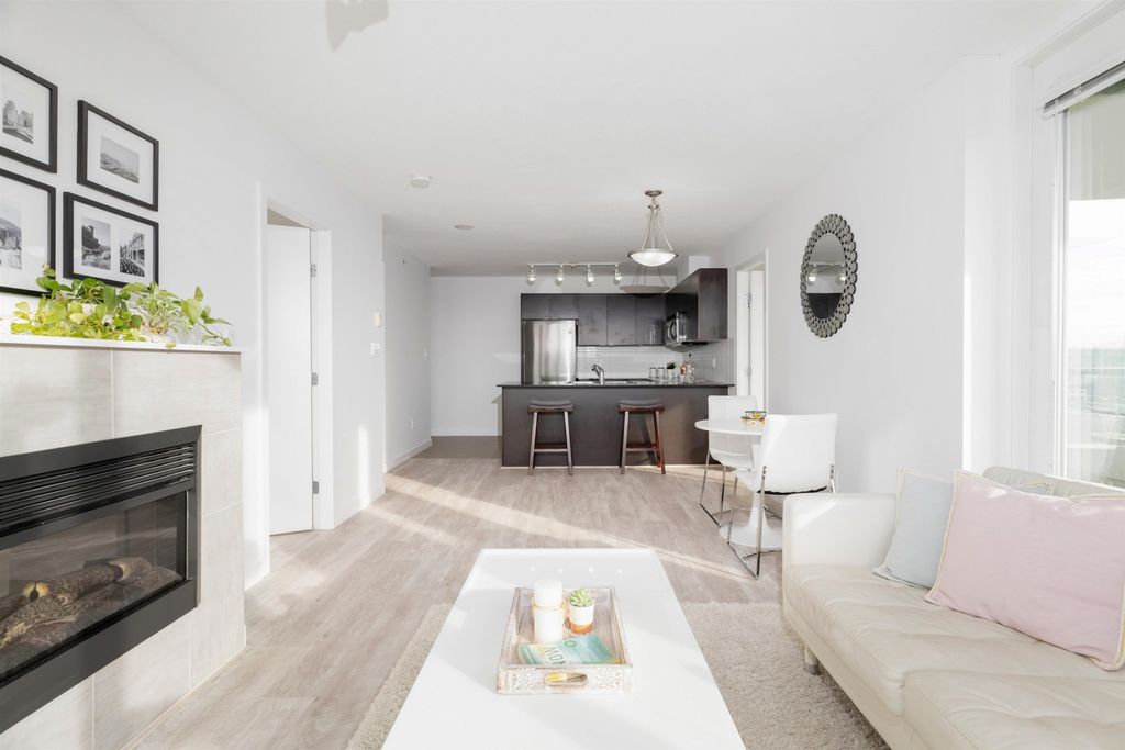 listing image 1106718107299507697