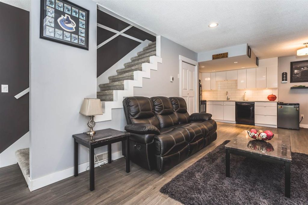 listing image 1101676693426342088